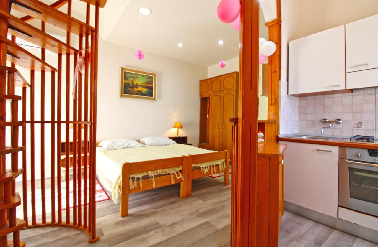 Apartment Diego 2160 พูลา ภายนอก รูปภาพ